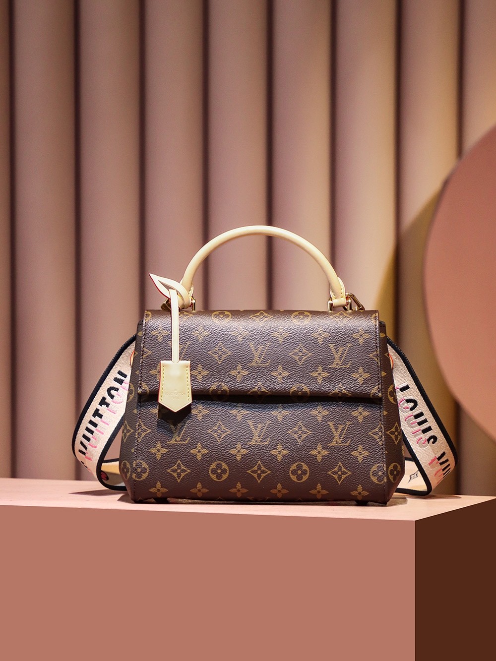 LOUIS VUITTON 路易威登 手袋 CLUNY