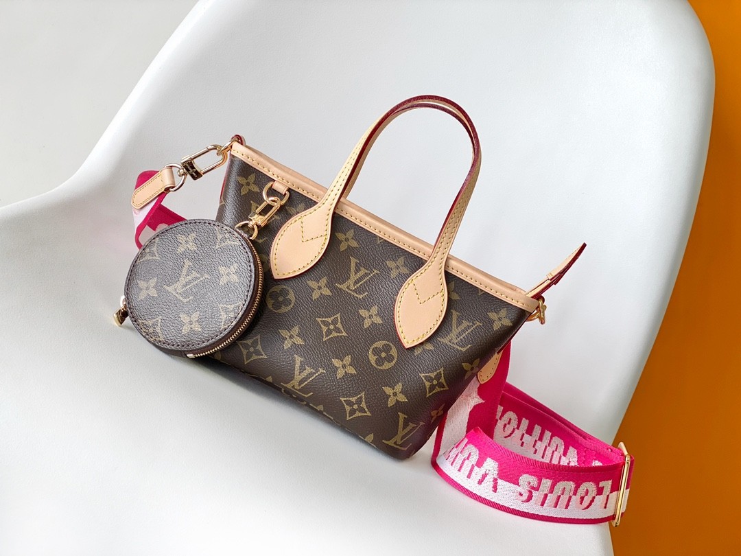 【LOUIS VUITTON】Nano Neverfull Monogram 粉紅肩帶款｜老花帆布 × 亮金五金 × 可愛雙層背法