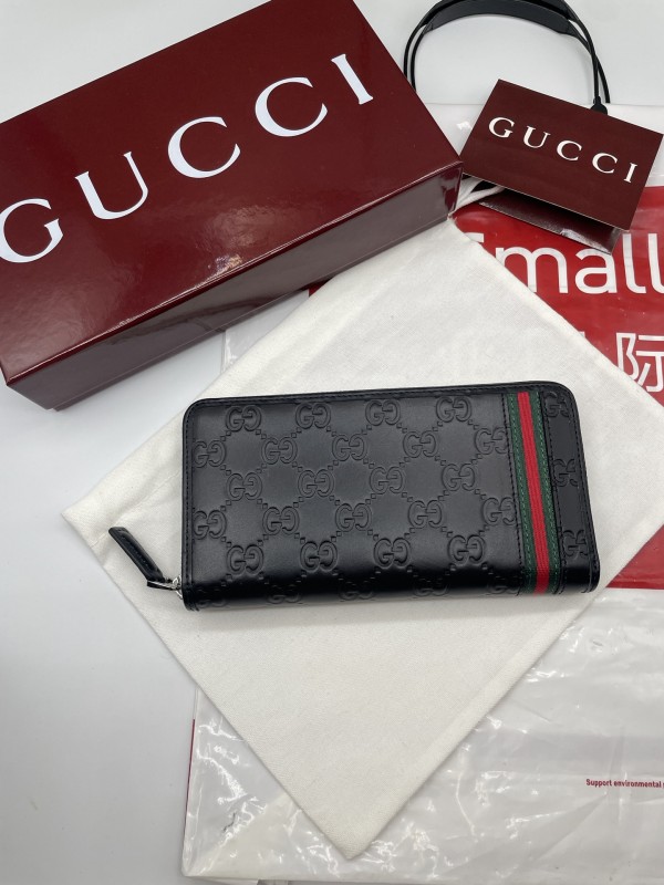 Gucci GG Marmont 系列牛皮拉鍊長夾